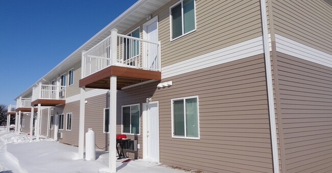 Dakota B Apartments in Stanley, ND - Building Photo - Building Photo