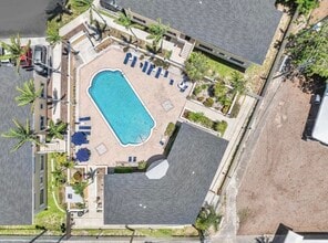 5800 NE 22nd Way, Unit #523 in Fort Lauderdale, FL - Foto de edificio - Building Photo