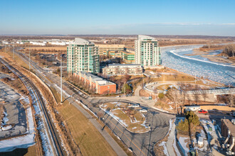 Riverfront Place - Tower I in Omaha, NE - Foto de edificio - Building Photo