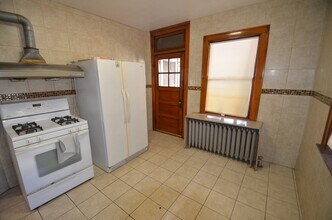 3352 S Lituanica Ave in Chicago, IL - Building Photo - Building Photo