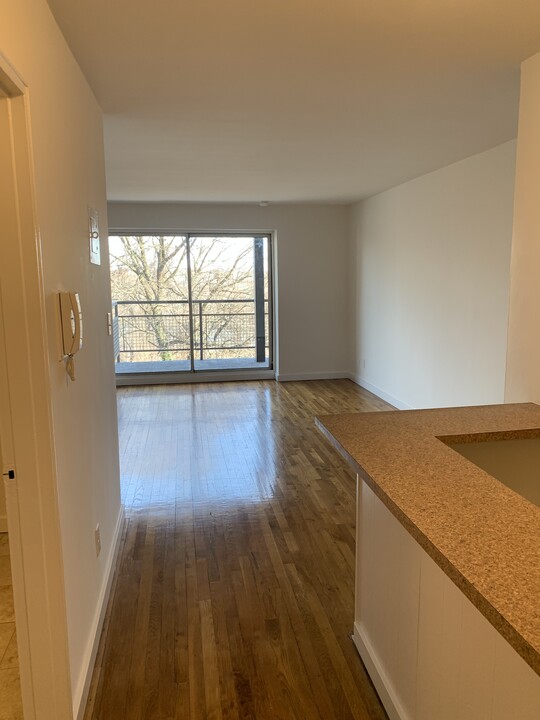 7538 Grand Central Pky, Unit 2 in Forest Hills, NY - Building Photo