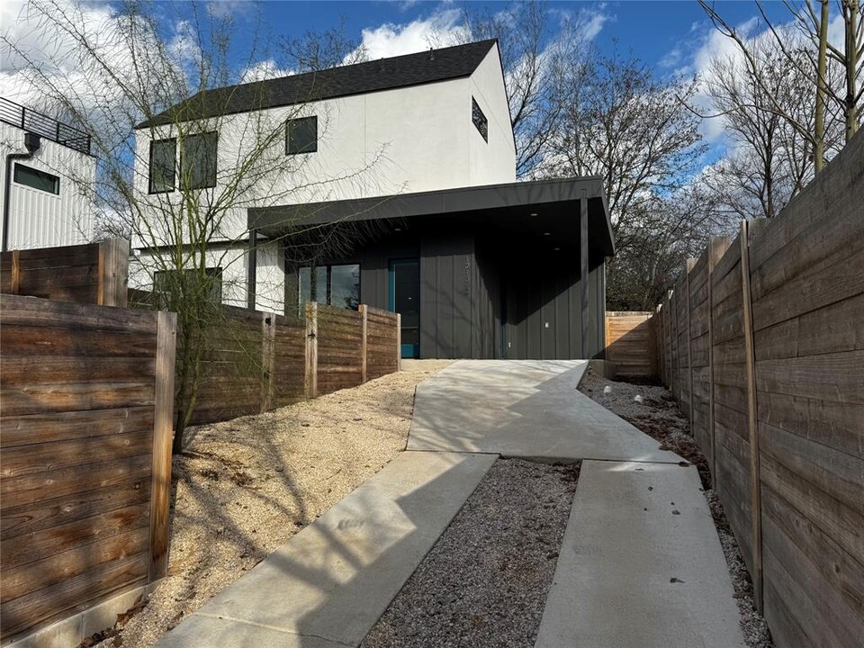 1213 Deloney St in Austin, TX - Building Photo