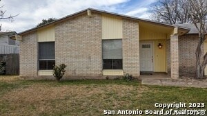 5927 Cliff Rock Dr in San Antonio, TX - Building Photo