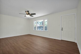 1904 Shiloh Dr in Fayetteville, NC - Building Photo - Building Photo