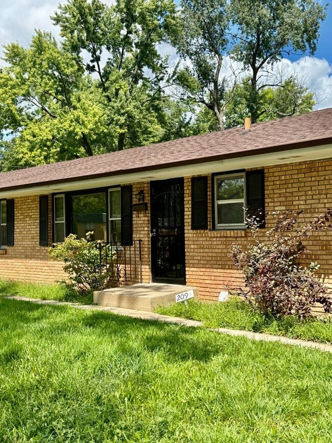 property at 209 Flintridge Dr