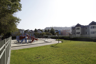 Coleridge Park Homes in San Francisco, CA - Foto de edificio - Building Photo