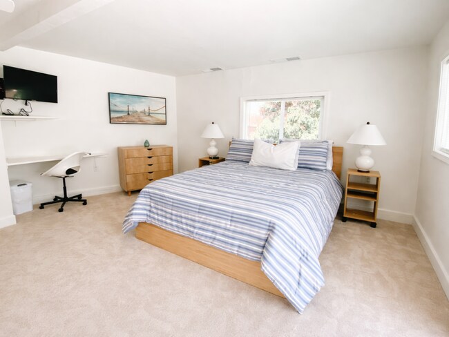 2404 Chatsworth Blvd, Unit Studio in San Diego, CA - Building Photo - Building Photo