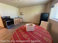 323 Maroon Ct photo'