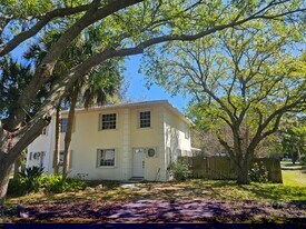 1406 36th Ave, Unit VILLAS OF VERO BEACH in Vero Beach, FL - Building Photo