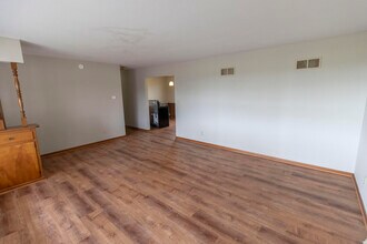 1213 E Smiley Ln in Columbia, MO - Building Photo - Building Photo