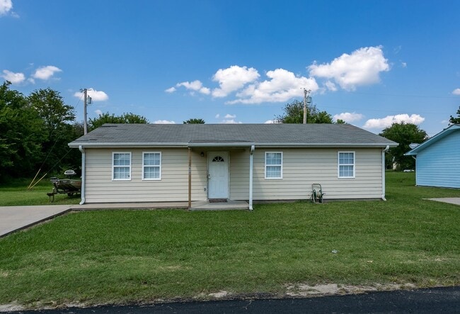 property at 609 W Johnson