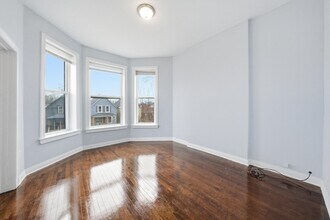 7242 S May St in Chicago, IL - Building Photo - Building Photo