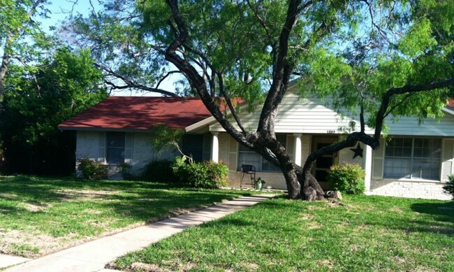 property at 1809 Rogge Ln