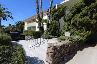 The Emerald House in San Diego, CA - Foto de edificio - Building Photo
