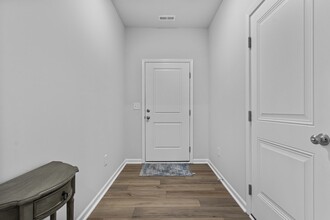 2318 Flowery Branch Dr in Skippers Corner, NC - Building Photo - Building Photo