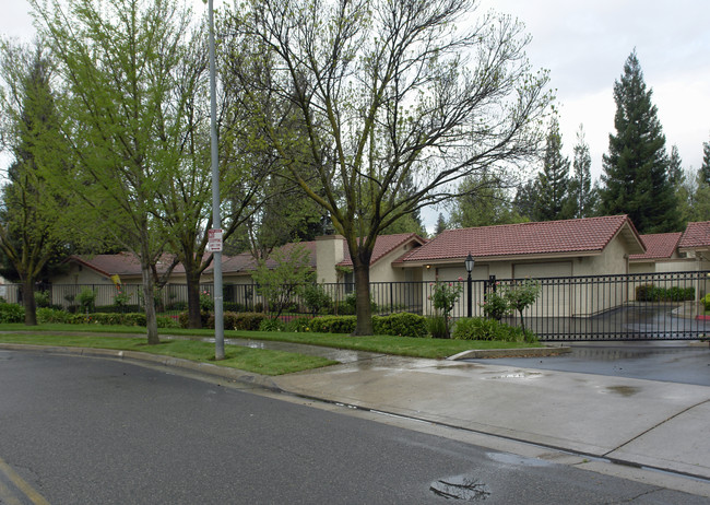 Palm Mission Village and Estates in Fresno, CA - Building Photo - Building Photo