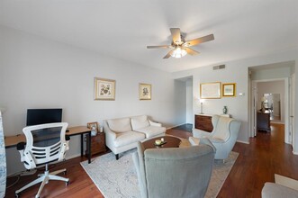 4711 Spicewood Springs Rd in Austin, TX - Foto de edificio - Building Photo