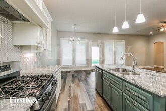 13904 Hutchinson Pl in Yukon, OK - Foto de edificio - Building Photo