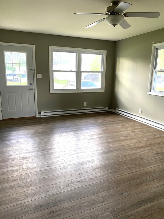 435 E Ann St in Somonauk, IL - Building Photo