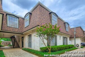 1045 Shook Ave in San Antonio, TX - Building Photo