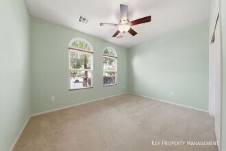 2166 Idaho Falls Dr in Henderson, NV - Foto de edificio - Building Photo