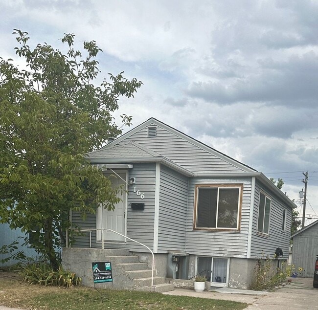 166 Washington Ave, Unit 1-2
