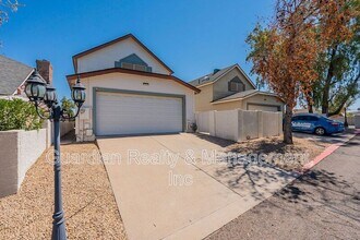 4389 S Potter Dr in Tempe, AZ - Foto de edificio - Building Photo