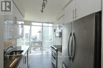 825 Church St in Toronto, ON - Building Photo - Building Photo