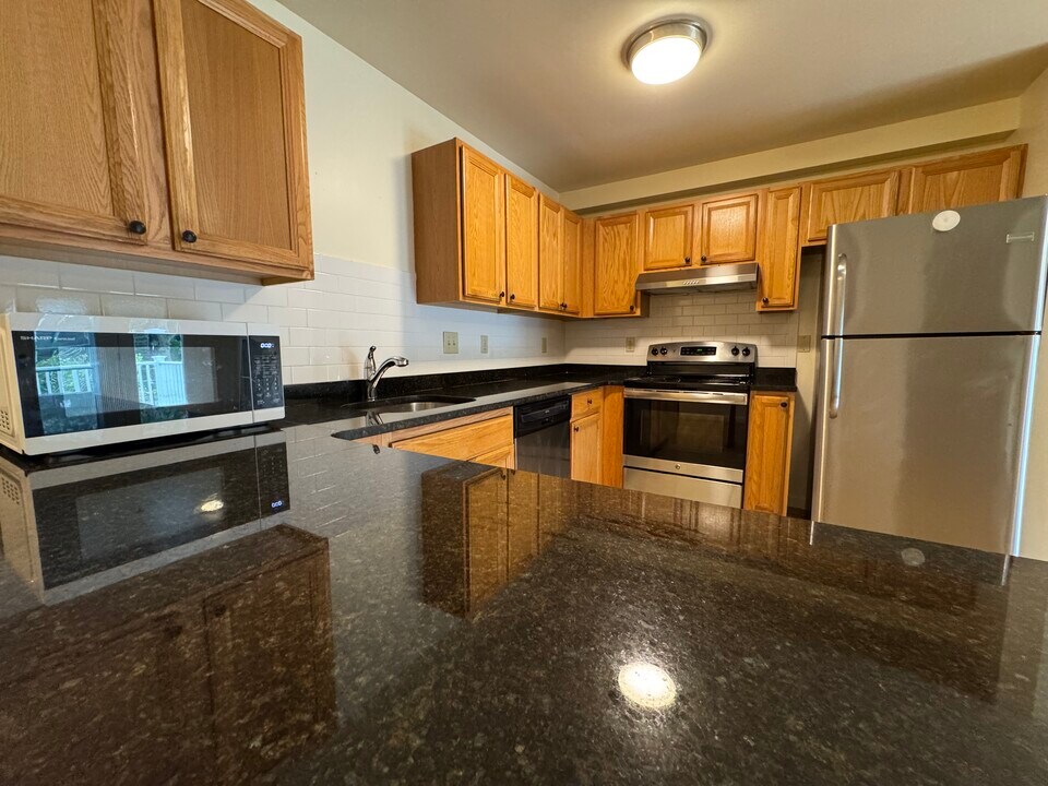 34 Raymond St, Unit 34A in Boston, MA - Foto de edificio