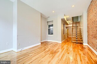 229 S Washington St in Baltimore, MD - Building Photo - Building Photo