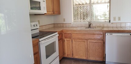 19080 Stonegate Rd in Hidden Valley Lake, CA - Building Photo - Building Photo