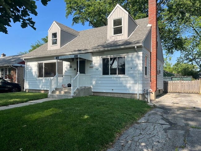 9243 Lynwood Dr in Oak Lawn, IL - Building Photo - Building Photo
