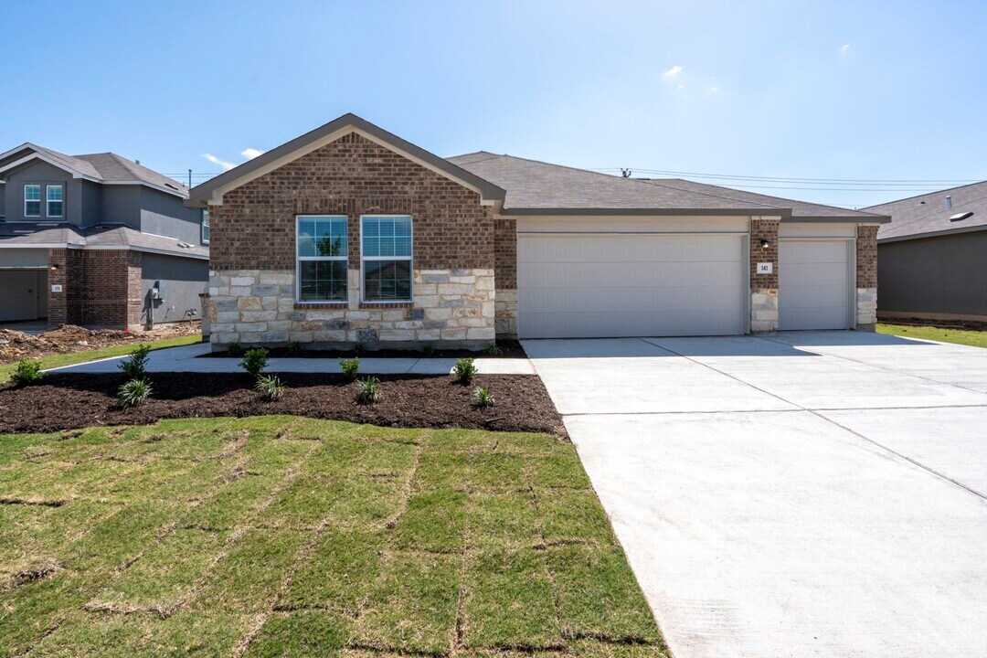 141 Vortex Pass in Kyle, TX - Building Photo