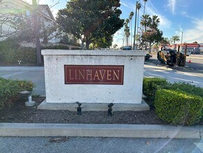 256 S Linhaven Cir in Anaheim, CA - Building Photo - Building Photo