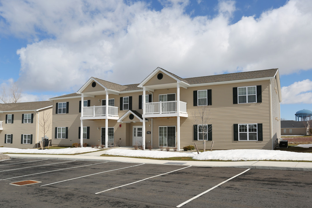 Gateway Apartments II in Cheektowaga, NY - Building Photo