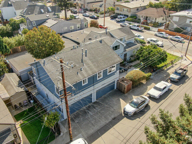 160 N Claremont St in San Mateo, CA - Building Photo - Building Photo