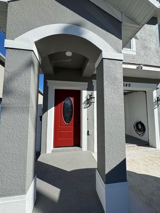 649 N Lincoln St in Kissimmee, FL - Building Photo