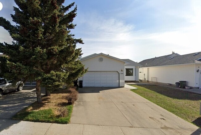 8105-188A 188a St NW in Edmonton, AB - Building Photo - Building Photo