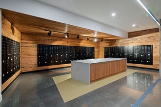 Hilite in Seattle, WA - Building Photo - Building Photo