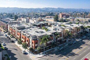 Emerson Valley Village in Valley Village, CA - Building Photo