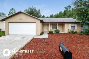 11012 Bentwood Ct in New Port Richey, FL - Building Photo