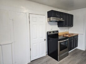 16 3rd St in Norwich, CT - Building Photo