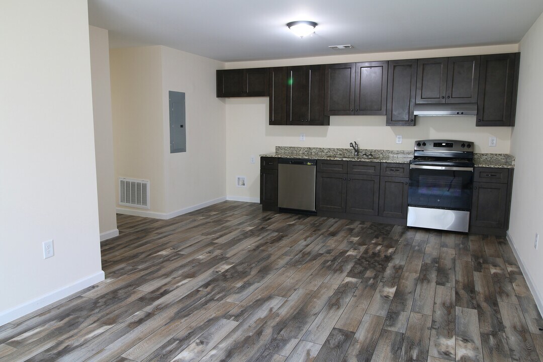 110 Morris St in Griffin, GA - Building Photo