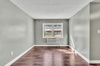 2237 Farrington Ave in Alexandria, VA - Building Photo - Building Photo