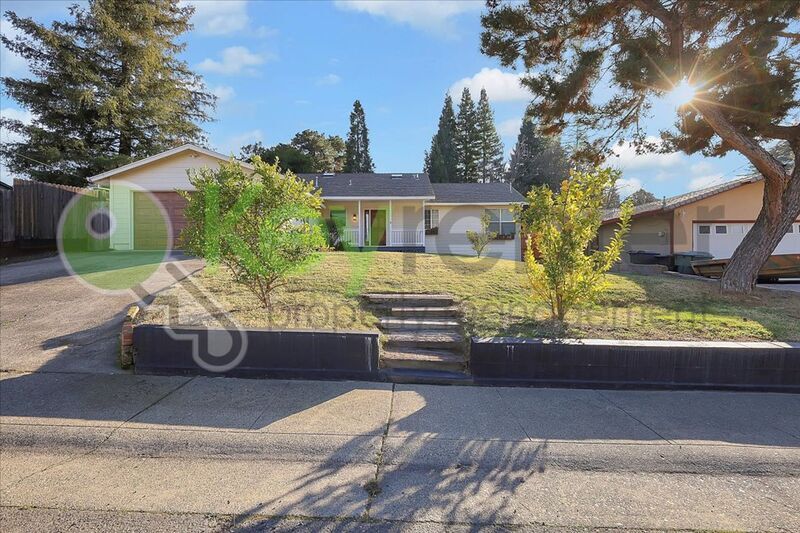 9338 Elm Ave in Orangevale, CA - Building Photo