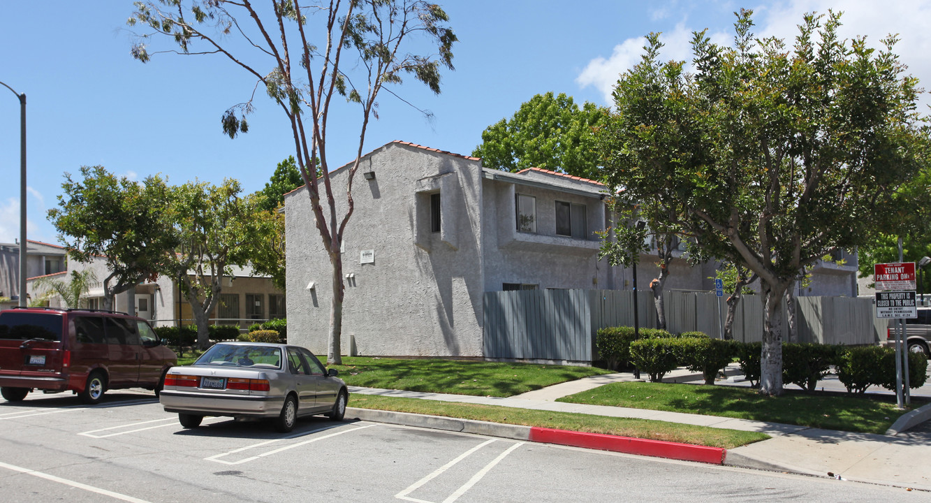 Verdes Del Oriente in San Pedro, CA - Building Photo