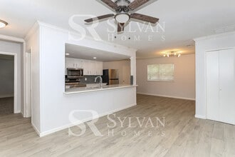 2701 Meadows Dr in Plano, TX - Building Photo - Building Photo