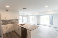 1033 Autumnwood Dr in Winnipeg, MB - Building Photo - Building Photo