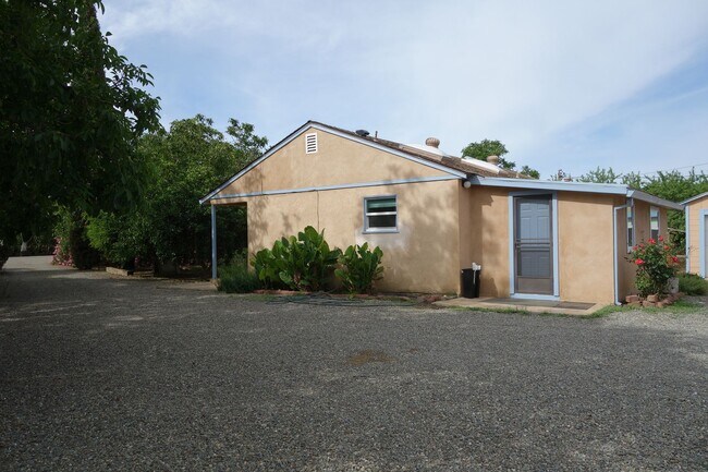 32204 Russell Blvd in Winters, CA - Building Photo - Building Photo