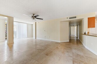 3237 Clint Moore Rd in Boca Raton, FL - Building Photo - Building Photo